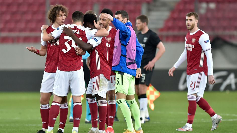 Arsenal celebrate beating Benfica