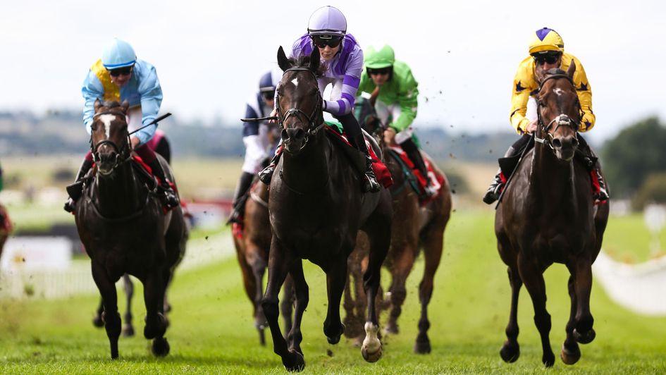 Comanche Brave bursts through to win the Flying Five