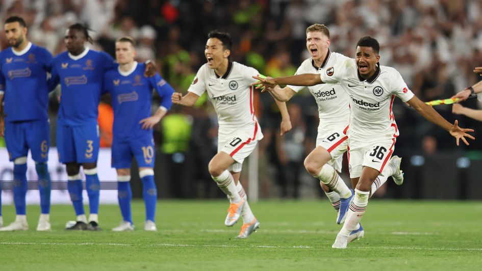 Frankfurt celebrate their shootout victory