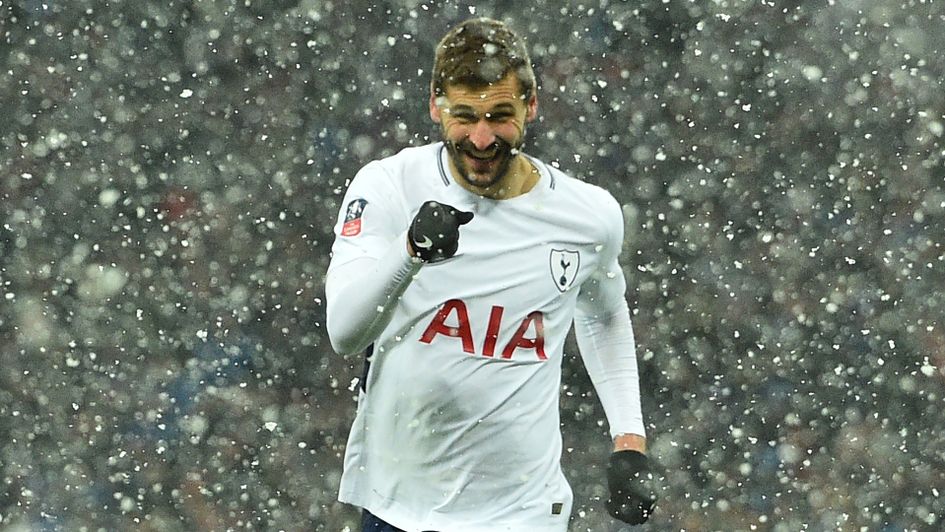 Fernando Llorente celebrates