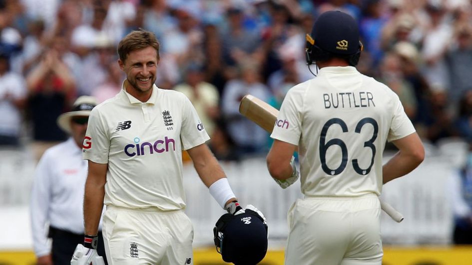 Joe Root and Jos Buttler celebrate