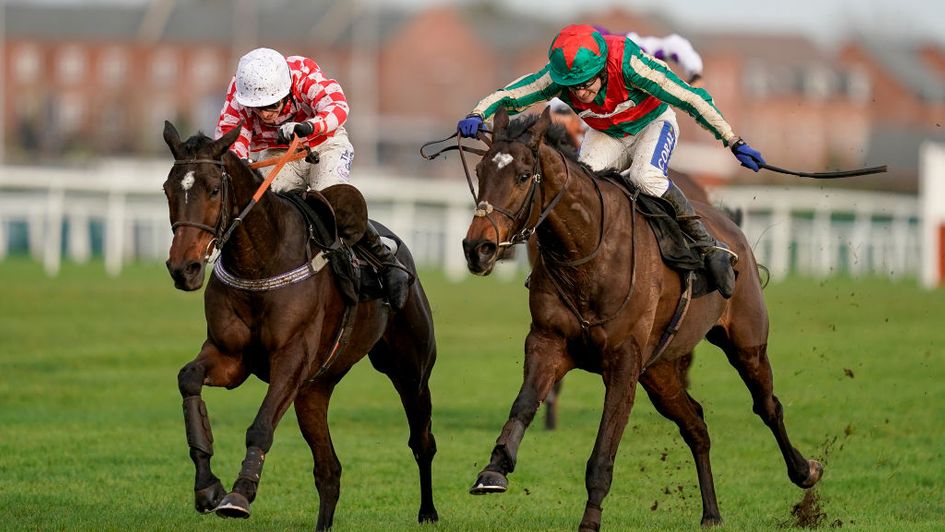 Saint Palais (left) gets the better of Gericault Roque