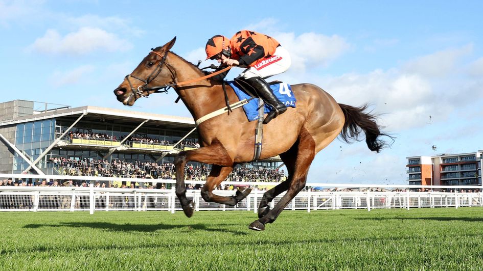 Mambonumberfive wins at Newbury