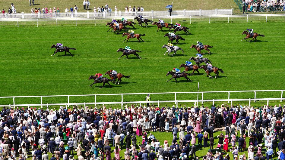 Action from the Coventry Stakes at Royal Ascot
