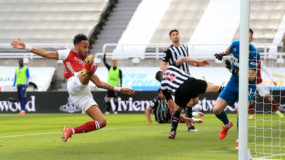 Arsenal's Pierre-Emerick Aubameyang scores in win at Newcastle