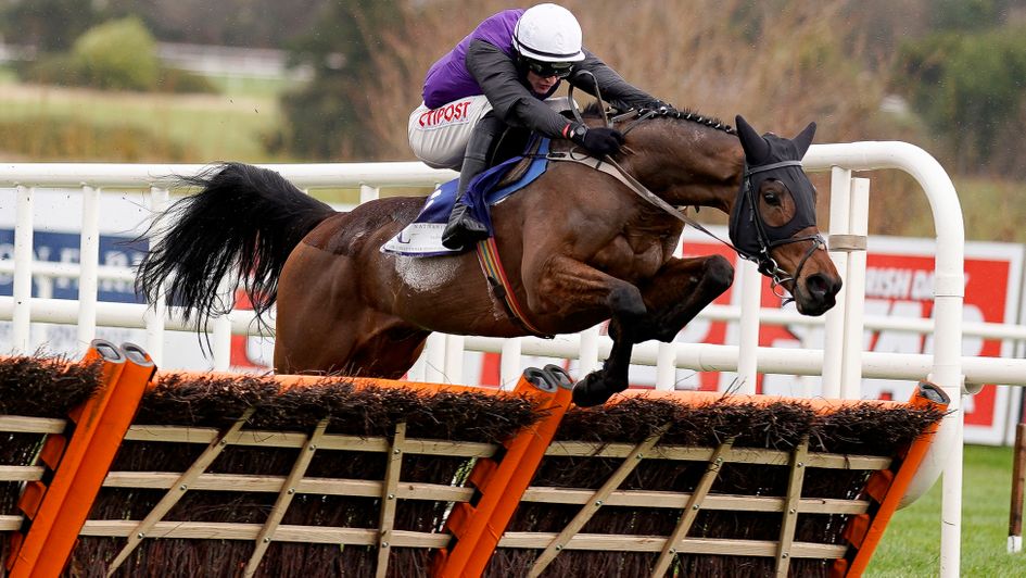 Minella Cocooner leads over the last