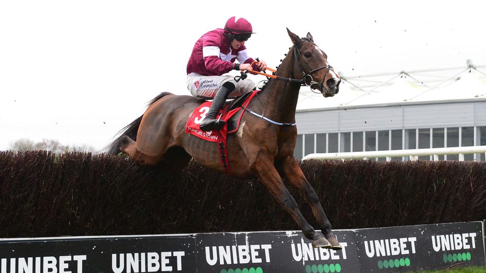 Favori De Champdou scores at Punchestown