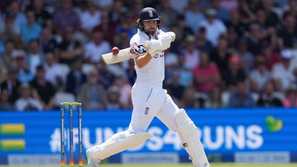 Mark Wood cuts loose in the Ashes