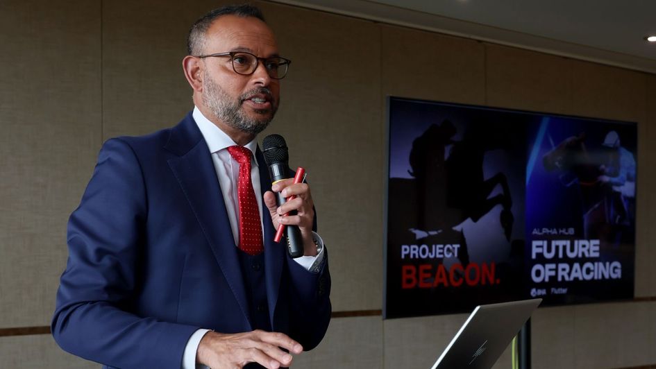 Rishi Persad hosts the York event (photo credit: Dan Abraham)