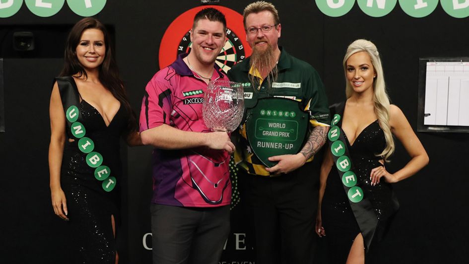 Daryl Gurney and Simon Whitlock (Pic: Lawrence Lustig/PDC)
