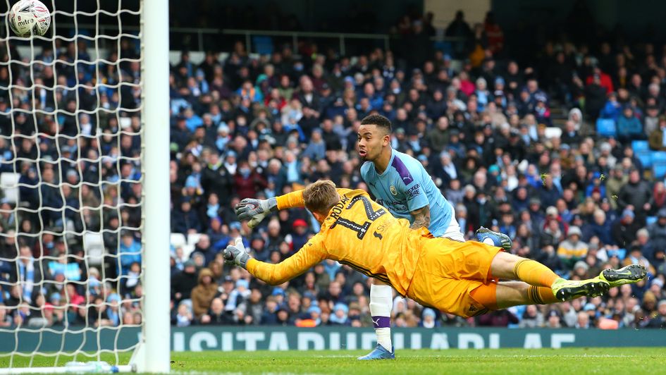 Gabriel Jesus scores Manchester City's fourth goal