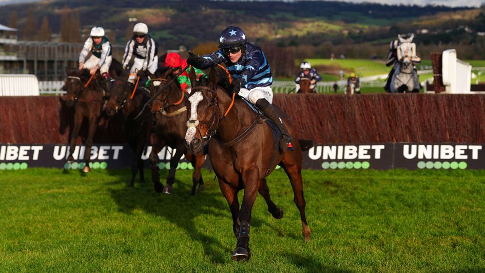 Blaze The Way powers up the hill