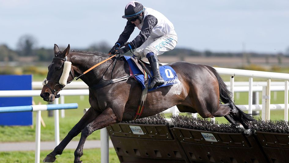Slade Steel back to winning ways over hurdles