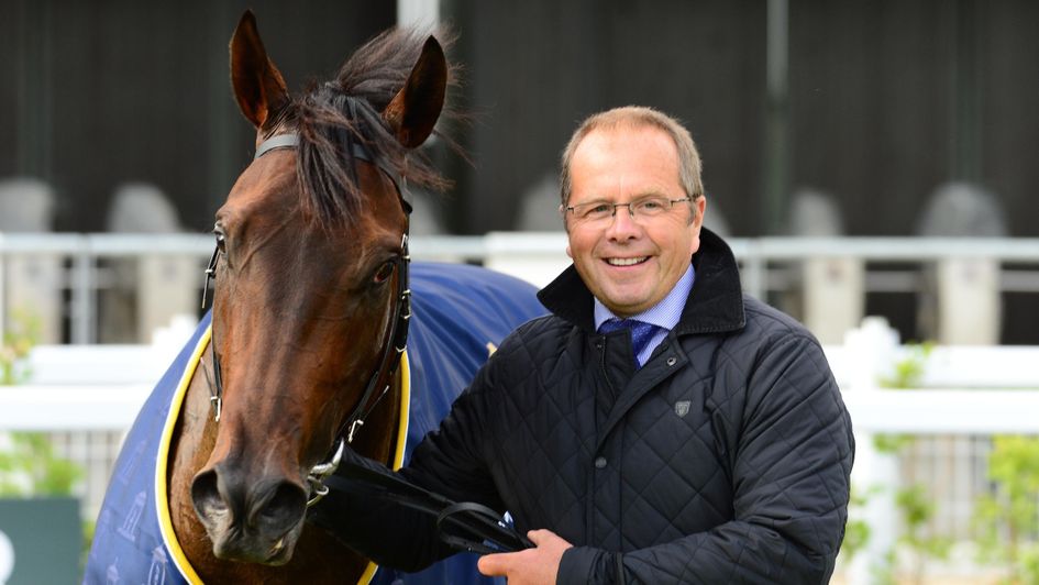 Ger Lyons stands with Irish 2000 Guineas hero Siskin