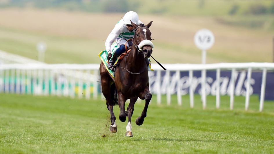 Sandrine powers clear at Newmarket