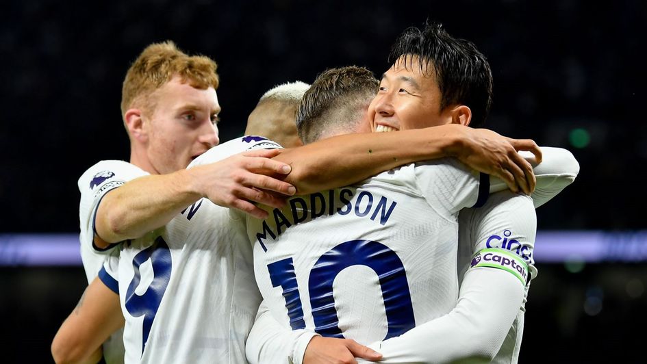 Tottenham celebrate against Fulham