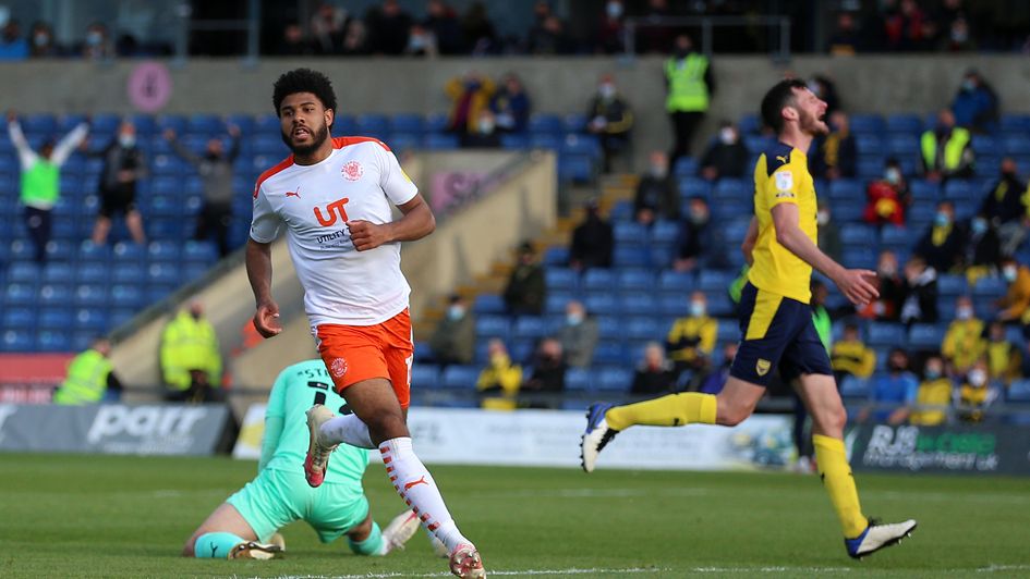 Blackpool defeated Oxford 3-0 in the first leg at the Kassam Stadium