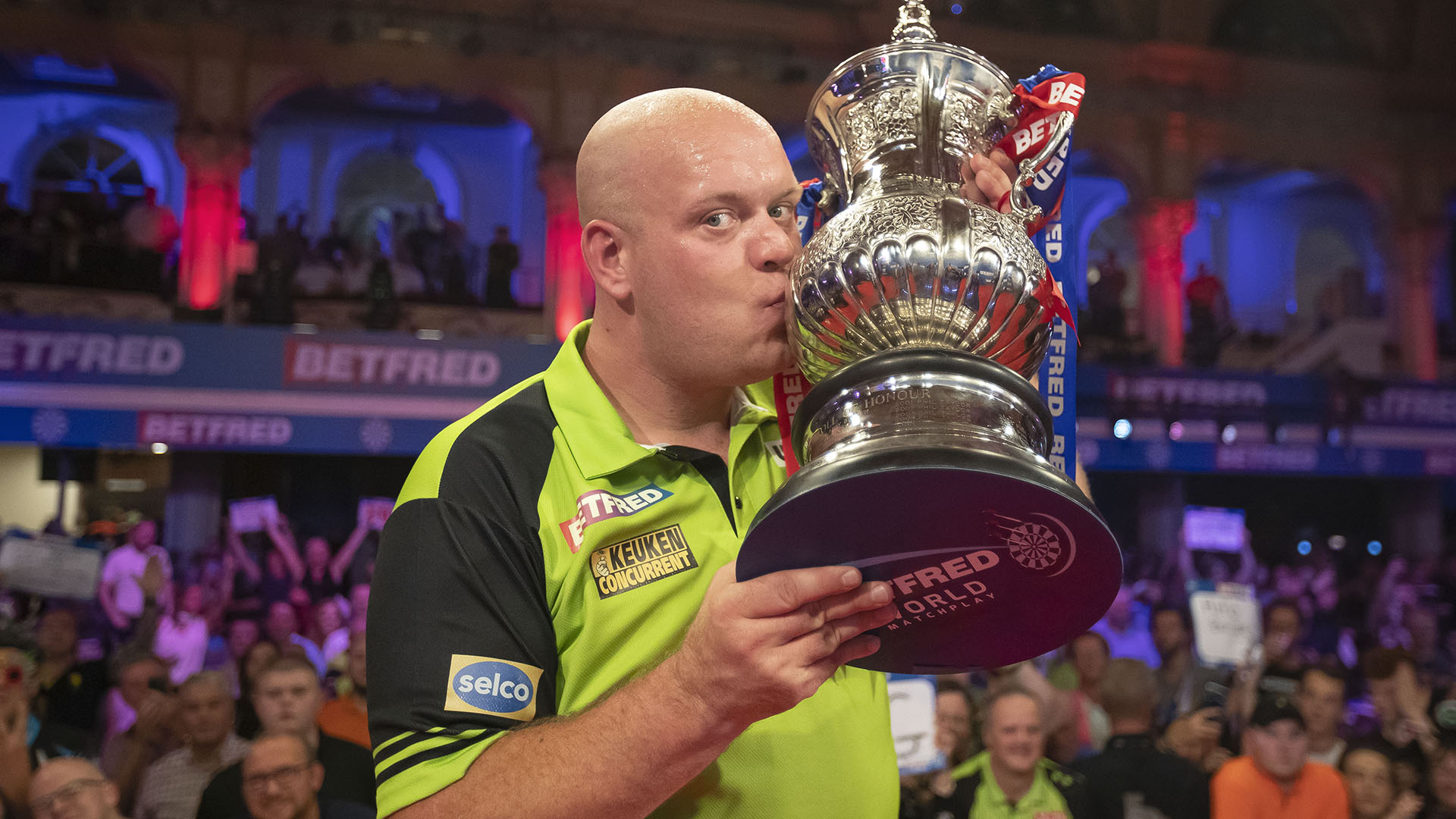 favor kiwi forbandelse Darts results: Michael van Gerwen wins the World Matchplay after beating  Gerwyn Price 18-14 in the Winter Gardens final in Blackpool