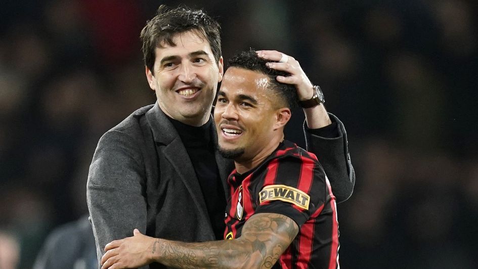 Bournemouth manager Andoni Iraola (left) with Justin Kluivert